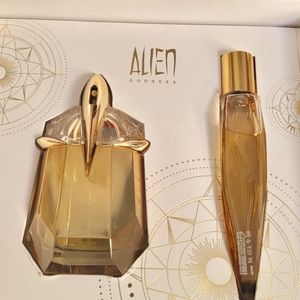 Alien Goddess Mugler